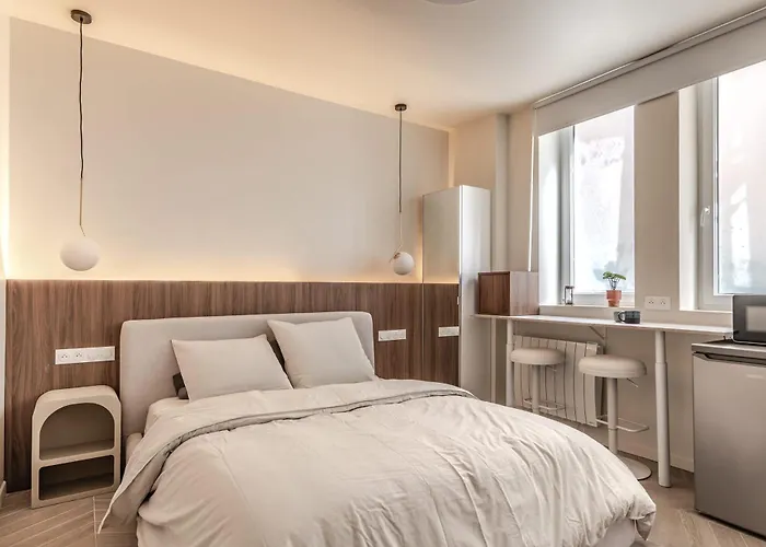 Elegant Renovated Apartament Paryż