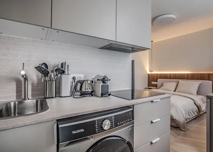 Elegant Renovated Apartament Paryż